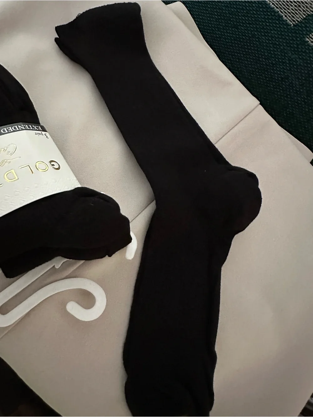 Gold Toe Women’s Black Non-Binding Crew Socks - Extended Size